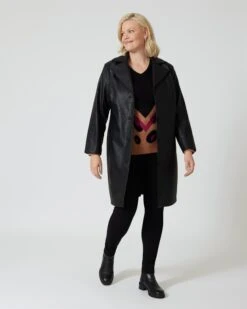 Mantel In Leder-Optik -Modegeschäft 59839437 208de29c 1a3c 11ee 8f6f 5a72d431453d pics2080