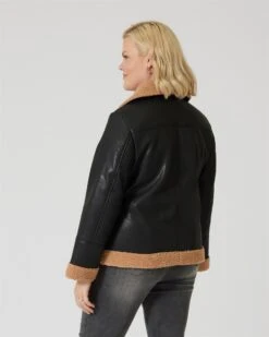 Jacke Aus Fake-Leder & Mit Webpelz -Modegeschäft 59839481 304bf5f3 1a3c 11ee 8f6f 5a72d431453d pics2080