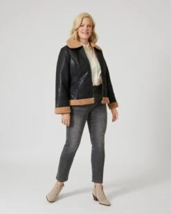 Jacke Aus Fake-Leder & Mit Webpelz -Modegeschäft 59839487 33362f60 1a3c 11ee 8f6f 5a72d431453d pics2080