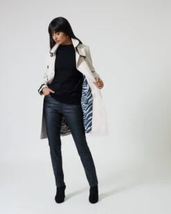 Trenchcoat "Couture" -Modegeschäft 59839945 1363cf51 1b08 11ee 8f6f 5a72d431453d pics2080