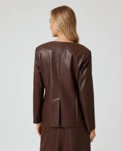 Jacke Aus Lederimitat -Modegeschäft 59840696 be962054 1bca 11ee 8f6f 5a72d431453d pics2080
