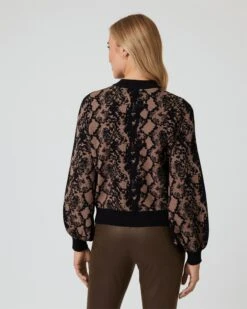 Jacquard-Blouson -Modegeschäft 59840764 e8b3135a 1bca 11ee 8f6f 5a72d431453d pics2080