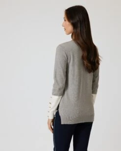 Pullover Mit Knopf-Dekoration -Modegeschäft 59841299 ab90b291 1c93 11ee 8f6f 5a72d431453d pics2080