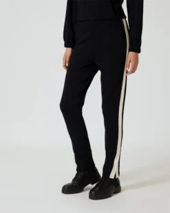 Jacquard-Hose Mit Galon 15 Jacquard-Hose Mit Galon -Modegeschäft 59841368 e7c2911c 1c93 11ee 8f6f 5a72d431453d pics2080