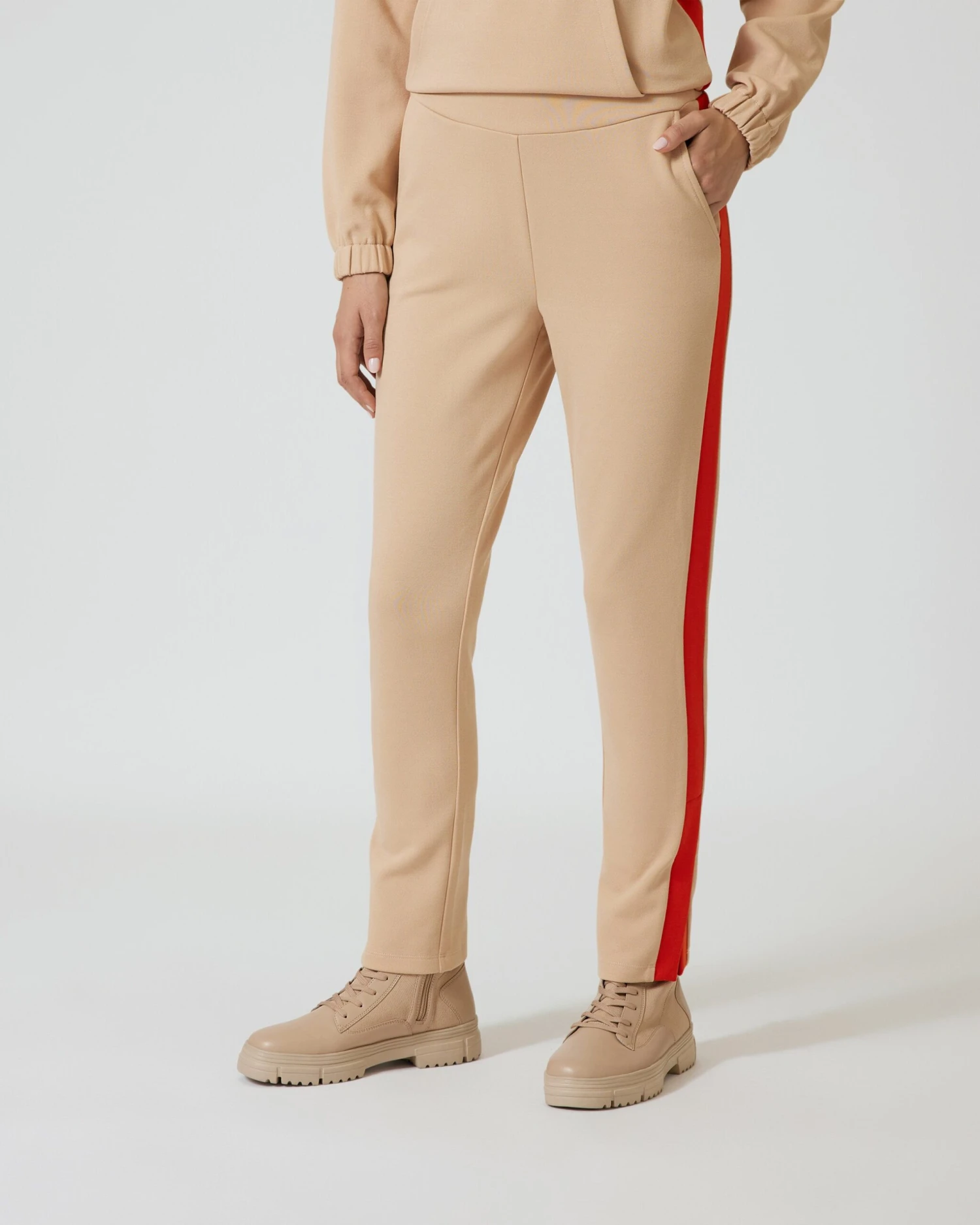 Jacquard-Hose Mit Galon 4 Jacquard-Hose Mit Galon – Bild 2