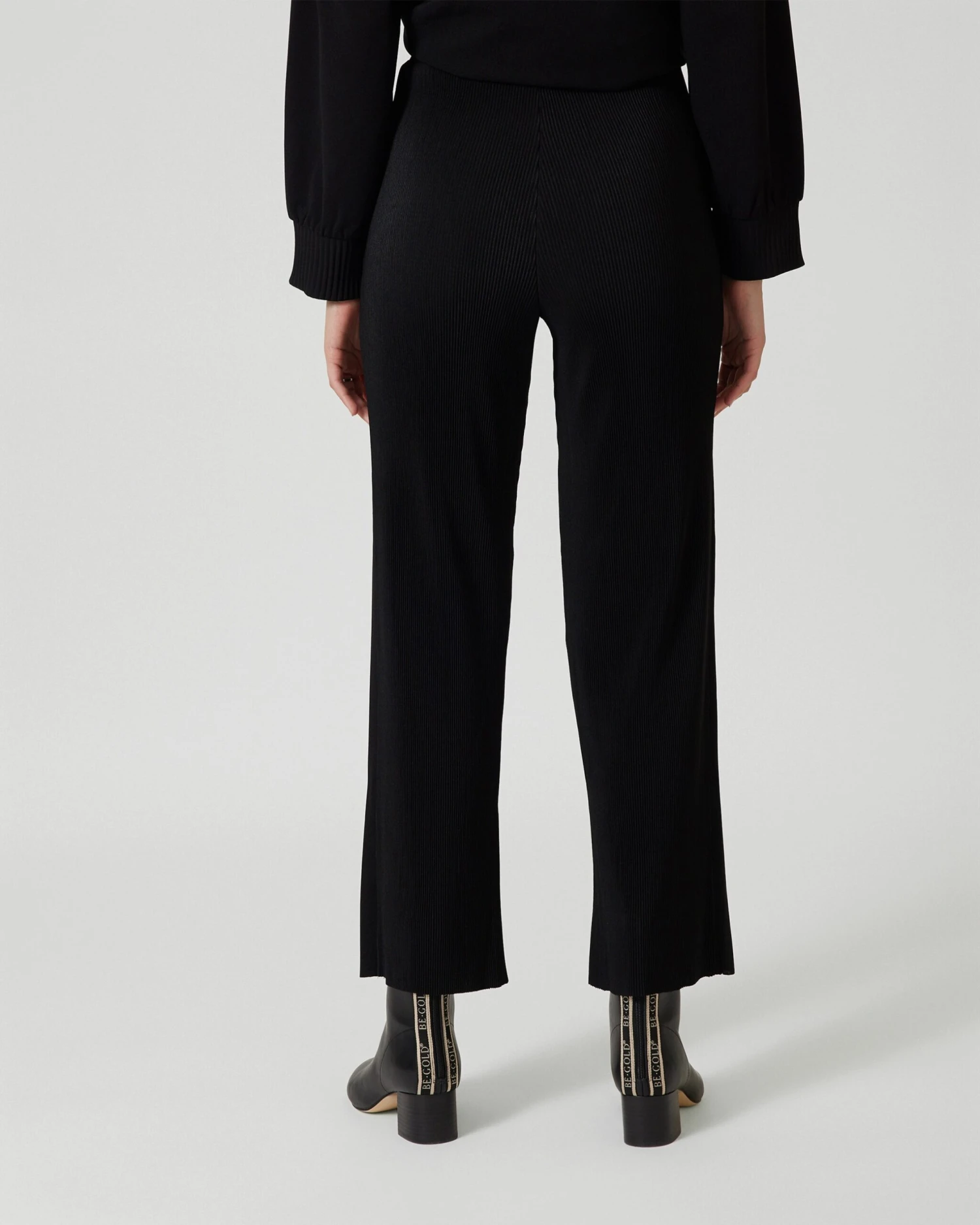 Schlupfhose Mit Plissee 6 Schlupfhose Mit Plissee – Bild 4