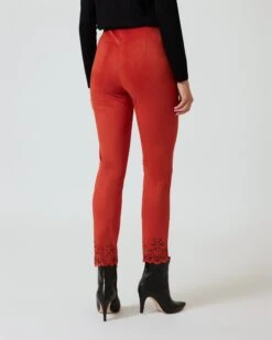 Hose Velourslederimitat Mit Lasercut -Modegeschäft 59844474 0c7d5cd4 2096 11ee 8f6f 5a72d431453d pics2080