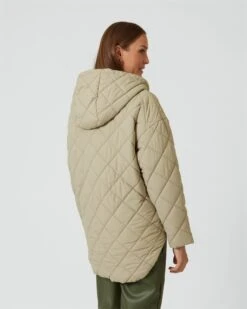 Oversize-Steppjacke -Modegeschäft 59844581 3cbbf318 2096 11ee 8f6f 5a72d431453d pics2080