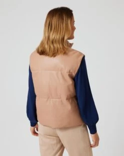 Steppweste Aus Veganem Leder -Modegeschäft 59846725 5d0defc8 2215 11ee 8f6f 5a72d431453d pics2080