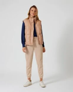 Steppweste Aus Veganem Leder -Modegeschäft 59846727 5d9d3f9b 2215 11ee 8f6f 5a72d431453d pics2080