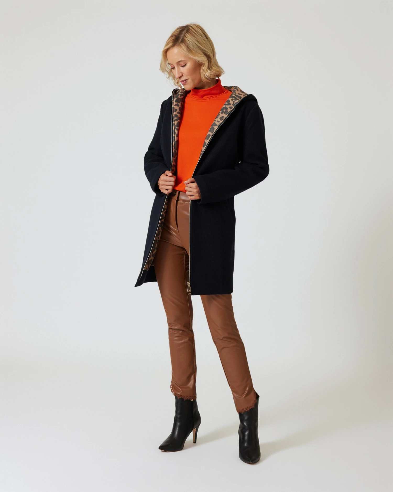 Wollmantel Mit Leofutter 5 Wollmantel Mit Leofutter – Bild 3