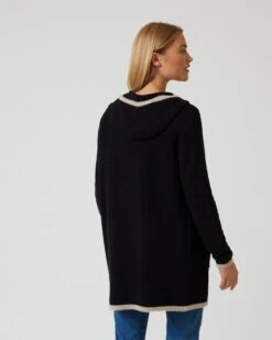 Cardigan Mit Flauschkontrastkante 11 Cardigan Mit Flauschkontrastkante -Modegeschäft 59850171 f4bdbaf1 261c 11ee 8f6f 5a72d431453d pics2080