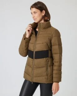 Steppjacke Mit Trageriemen -Modegeschäft 59858716 692b03f8 2b9a 11ee 8f6f 5a72d431453d pics2080