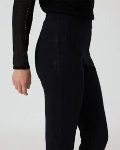 Schlupfhose Mit Strass -Modegeschäft 59863036 d2cacb4e 2d28 11ee 8f6f 5a72d431453d pics2080