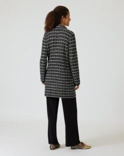 Cardigan Bouclé "Couture" 9 Cardigan Bouclé "Couture" -Modegeschäft 59864504 8e568111 2f70 11ee 8f6f 5a72d431453d pics2080