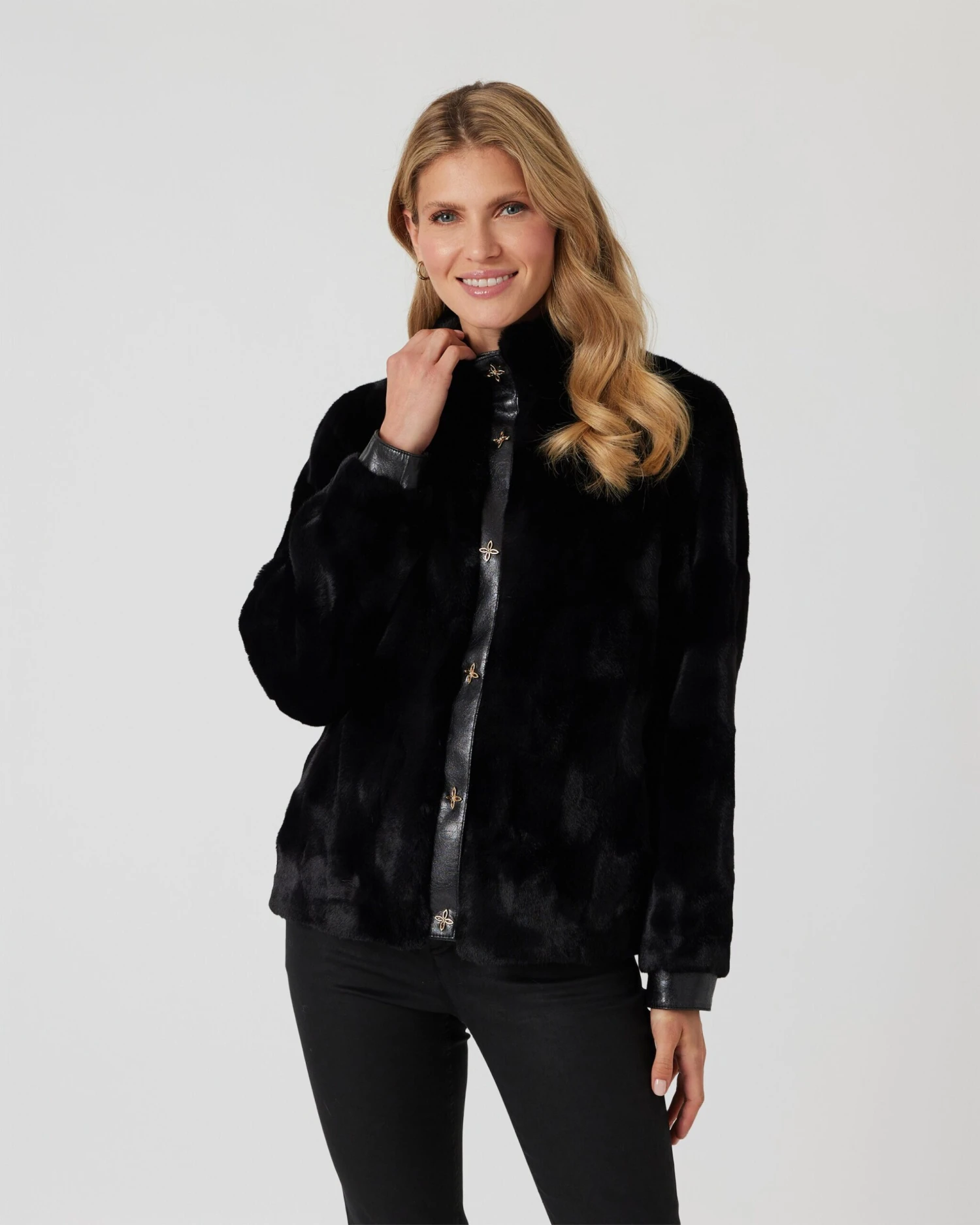 Webpelzjacke Mit Schmuckknöpfen 4 Webpelzjacke Mit Schmuckknöpfen – Bild 2