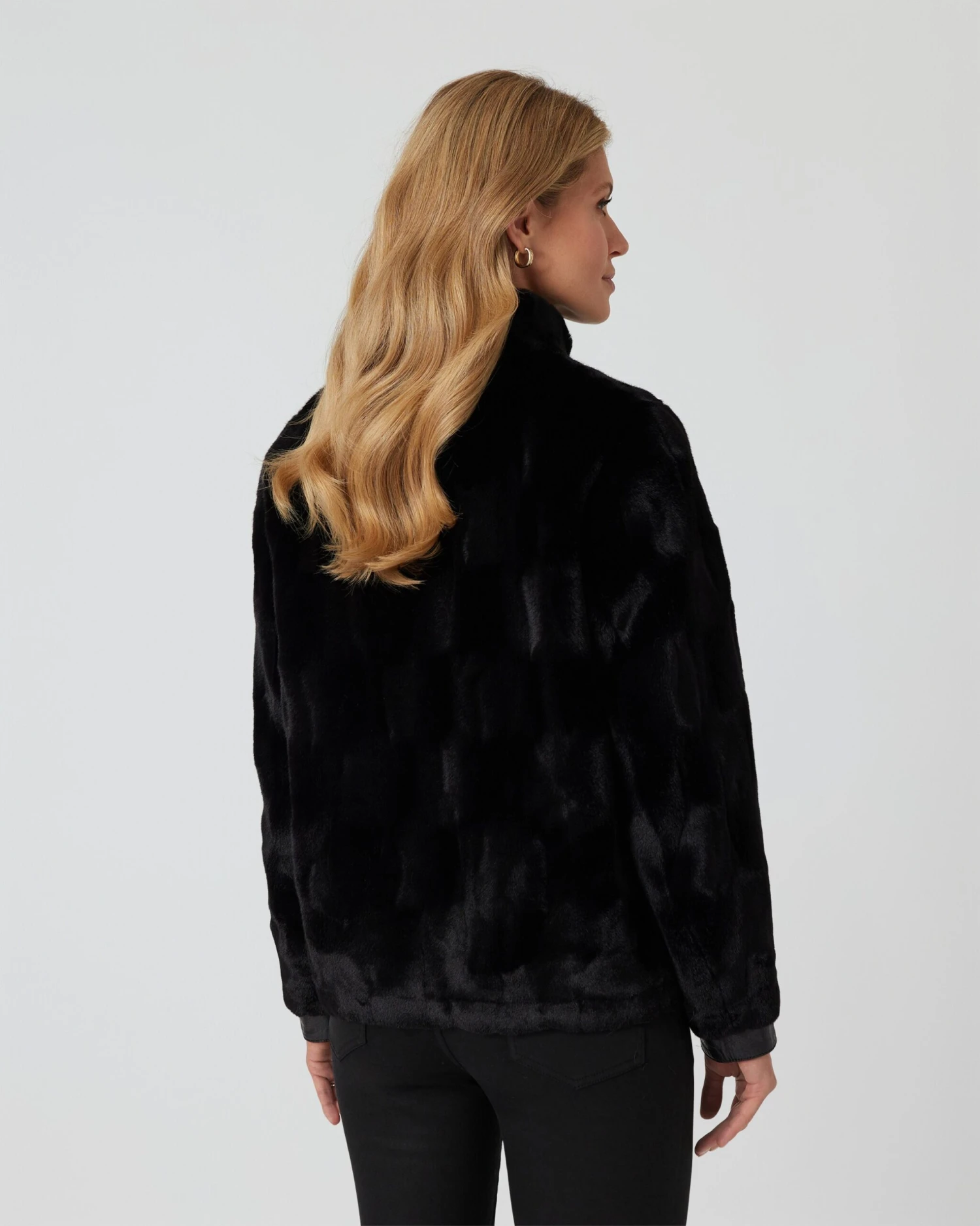 Webpelzjacke Mit Schmuckknöpfen 6 Webpelzjacke Mit Schmuckknöpfen – Bild 4