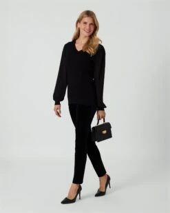 Samt-Jeggings -Modegeschäft 59864837 3ac87712 2f7d 11ee 8f6f 5a72d431453d pics2080