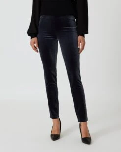 Samt-Jeggings -Modegeschäft 59864847 43194c54 2f7d 11ee 8f6f 5a72d431453d pics2080