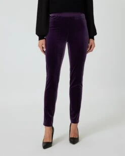 Samt-Jeggings -Modegeschäft 59864854 46f9e5b1 2f7d 11ee 8f6f 5a72d431453d pics2080