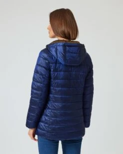Wendesteppjacke Mit Kapuze 18 Wendesteppjacke Mit Kapuze -Modegeschäft 59869759 34a9d3c2 34f8 11ee 8f6f 5a72d431453d pics2080