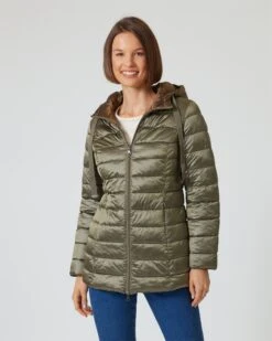 Wendesteppjacke Mit Kapuze 26 Wendesteppjacke Mit Kapuze -Modegeschäft 59869782 4d7ff972 34f8 11ee 8f6f 5a72d431453d pics2080