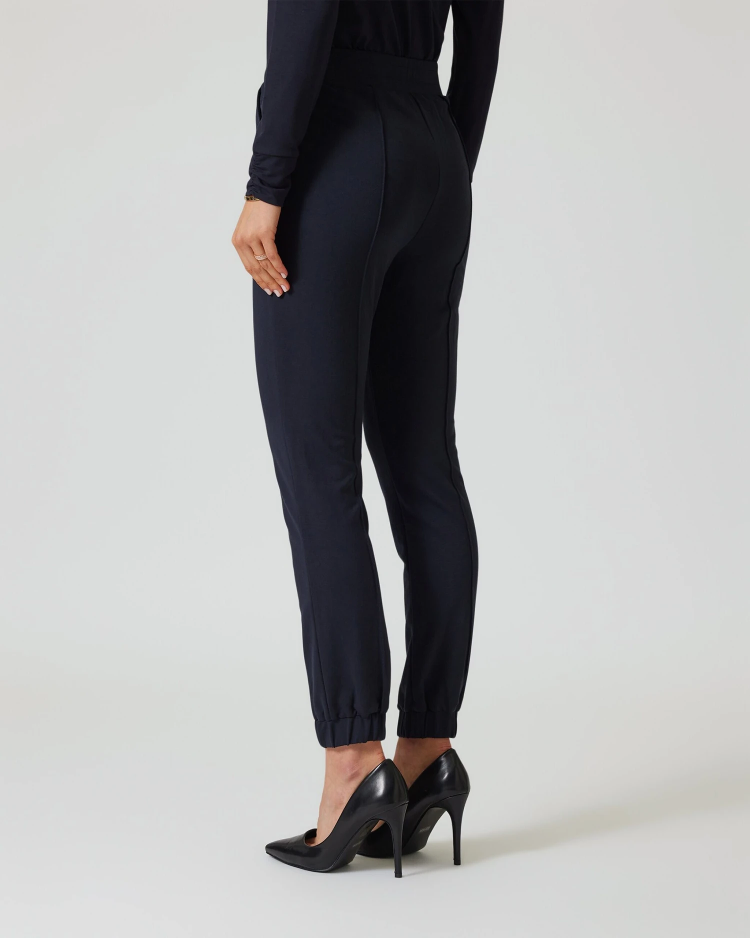 Joggpant Mit Biesen 6 Joggpant Mit Biesen – Bild 4