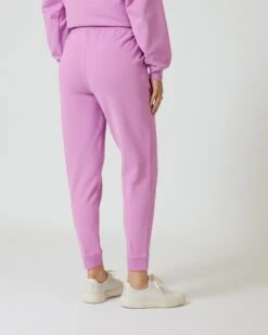 Logo-Jogginghose -Modegeschäft 59870874 01270660 35cb 11ee 8f6f 5a72d431453d pics2080