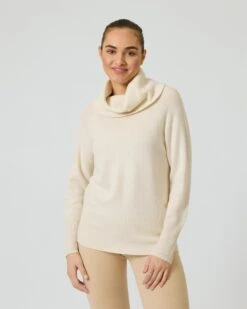 Cashmere Blend Pullover Mit Großem Rollkragen