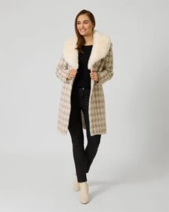 Mantel Mit Hahnentrittmuster -Modegeschäft 59872224 a7995b35 3750 11ee 8f6f 5a72d431453d pics2080