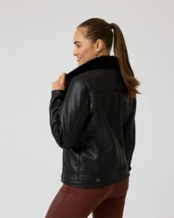 Lammfell Jacke -Modegeschäft 59872285 c75196c2 3750 11ee 8f6f 5a72d431453d pics2080