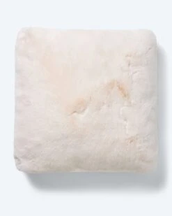 Kissen In Schaffell-Optik 16 Kissen In Schaffell-Optik -Modegeschäft 59875985 3260746f 32a0 11ee 8f6f 5a72d431453d pics2080