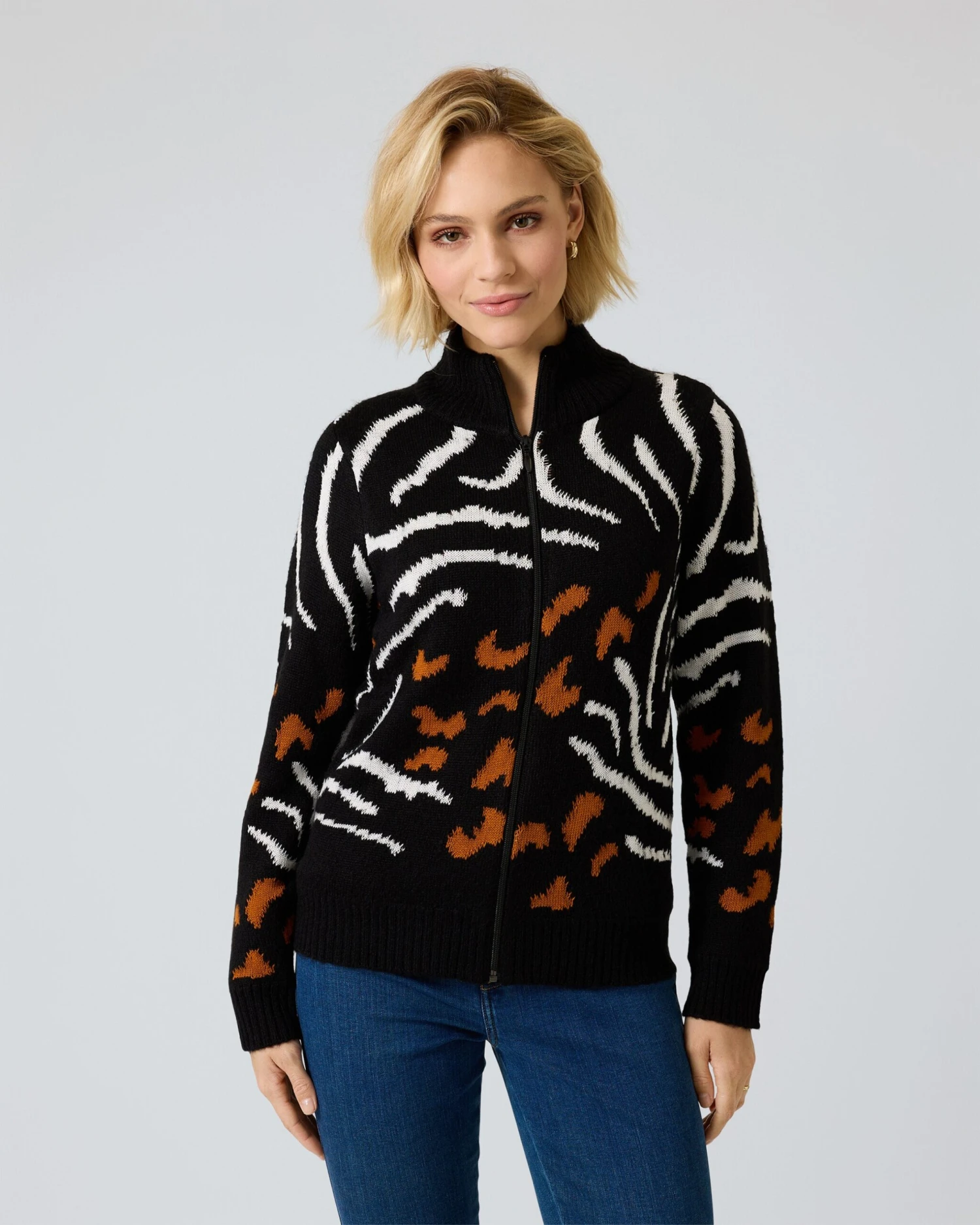 Strickjacke Mit Animalmuster 4 Strickjacke Mit Animalmuster – Bild 2