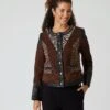 Lederjacke Im Patchdesign -Modegeschäft 59887976 f7d38da9 4afb 11ee 8f6f 5a72d431453d pics2080