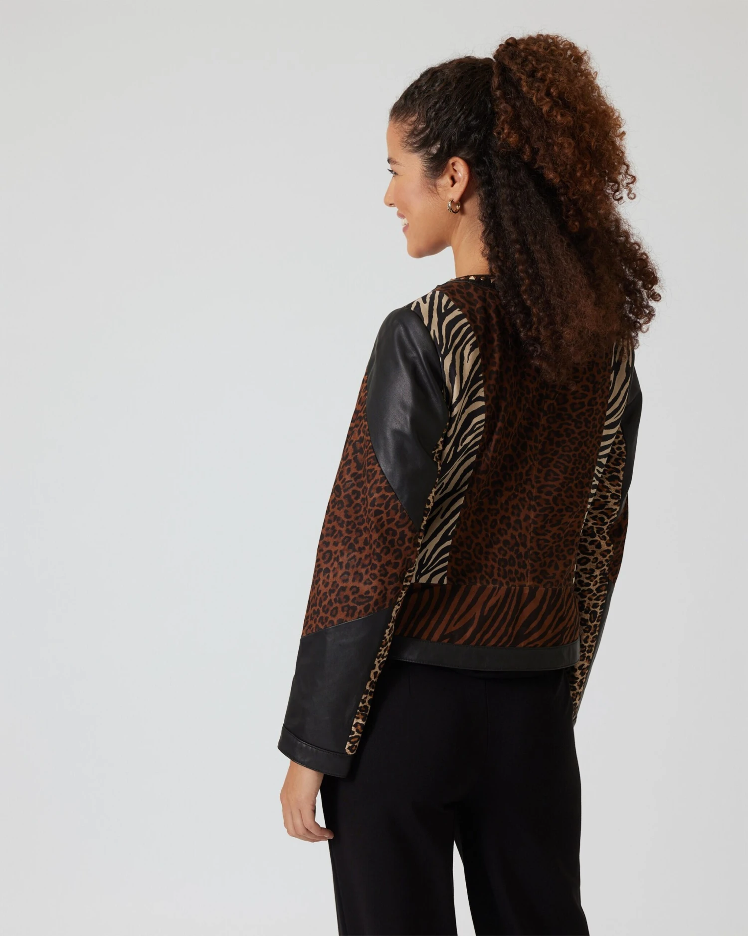 Lederjacke Im Patchdesign 6 Lederjacke Im Patchdesign – Bild 4