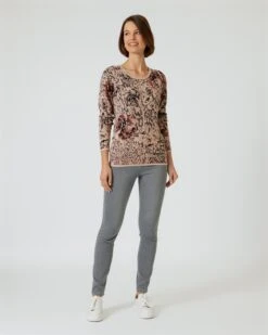 Classic Pullover "Blumen-Leo" 8 Classic Pullover "Blumen-Leo" -Modegeschäft 59898329 bde286f3 55f4 11ee 8f6f 5a72d431453d pics2080
