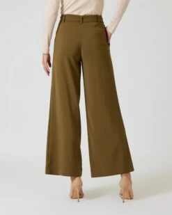 Hose Im Marlene-Style -Modegeschäft 59903636 88700228 5dd0 11ee 8f6f 5a72d431453d pics2080