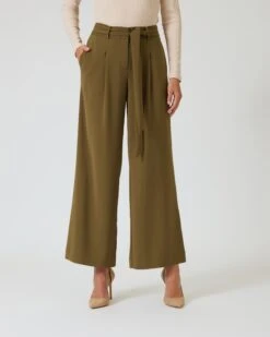 Hose Im Marlene-Style -Modegeschäft 59903637 89068204 5dd0 11ee 8f6f 5a72d431453d pics2080