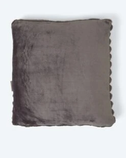 Kissen In Kaninchenfell-Optik 19 Kissen In Kaninchenfell-Optik -Modegeschäft 59908527 fafe93ff 4578 11ee 8f6f 5a72d431453d pics2080