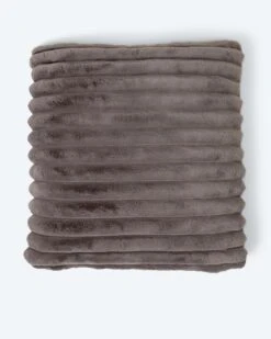 Kissen In Kaninchenfell-Optik 18 Kissen In Kaninchenfell-Optik -Modegeschäft 59908566 f92c1d40 4578 11ee 8f6f 5a72d431453d pics2080