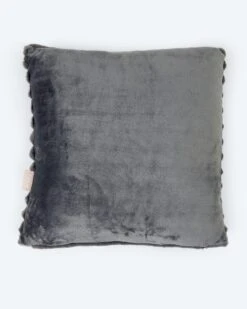 Kissen In Kaninchenfell-Optik 21 Kissen In Kaninchenfell-Optik -Modegeschäft 59908572 f6c9c449 4578 11ee 8f6f 5a72d431453d pics2080