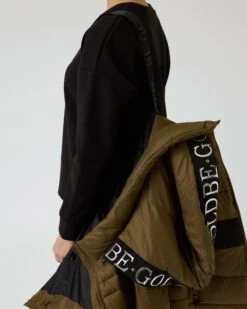 Steppjacke Mit Trageriemen -Modegeschäft 59908794 9ce09d9a 6803 11ee 8f6f 5a72d431453d pics2080